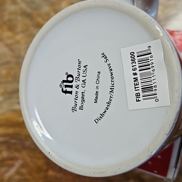 BURTON & BURTON Merry Christmas Coffee Mug Cup - Picture 3 of 4